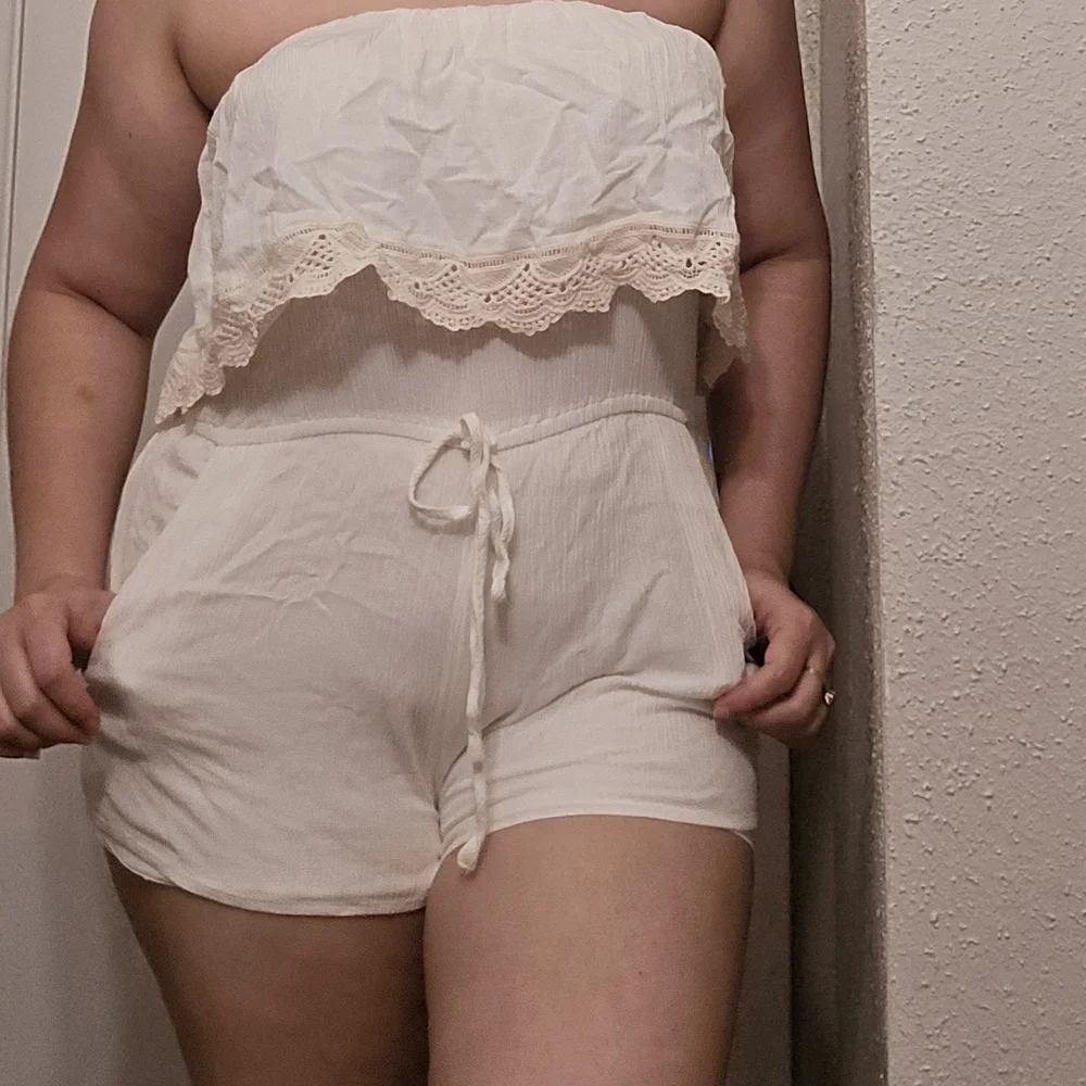 Forever 21 White Jumpsuit Chic and Versatile - Picture 2 of 4